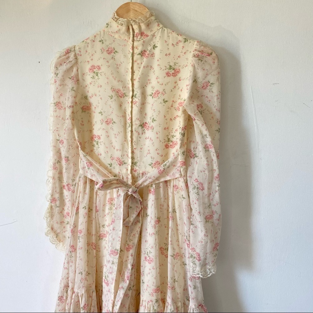 Vintage Prairie Maxi Dress Ditsy Floral Tiered Ruffle Cream Lace Cottagecore - Picture 7 of 16